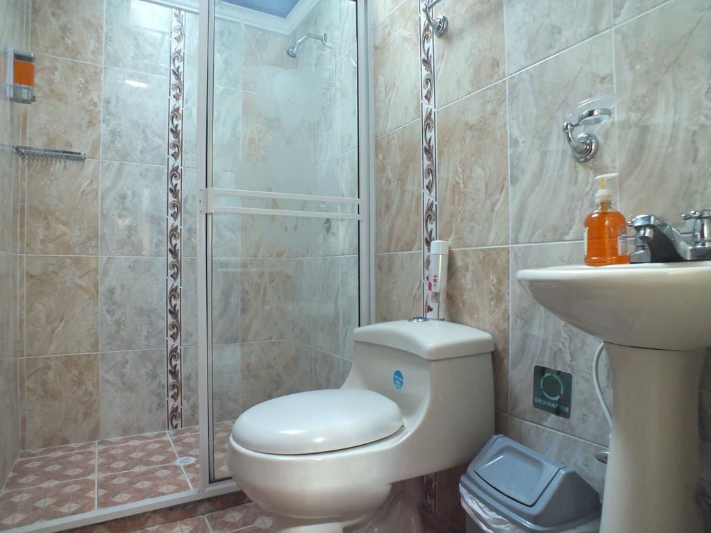 Hostal Casa Paraiso Медельїн Екстер'єр фото