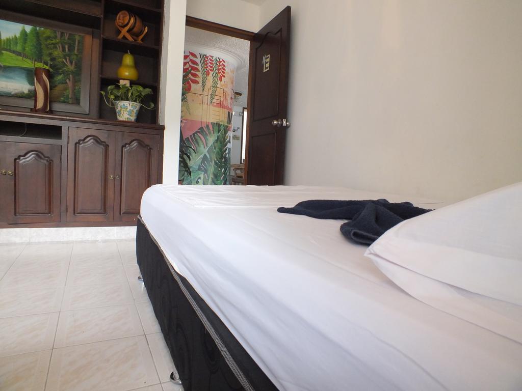 Hostal Casa Paraiso Медельїн Номер фото