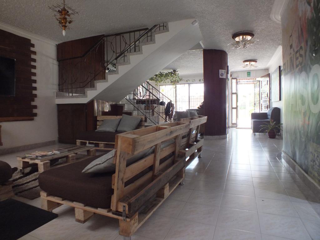 Hostal Casa Paraiso Медельїн Екстер'єр фото