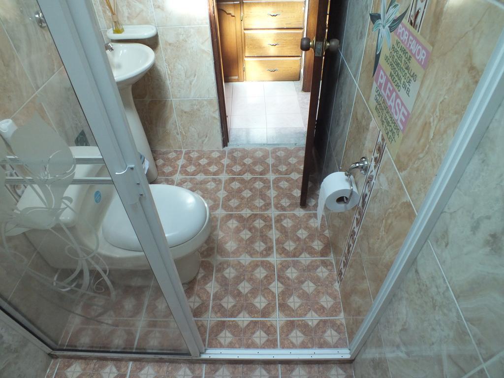 Hostal Casa Paraiso Медельїн Екстер'єр фото